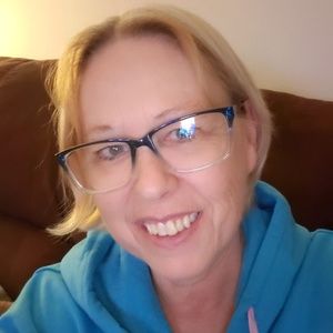 Meet your Posher, Lori